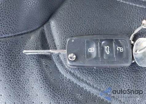 2012 Volkswagen Passat 2.5L Se z USA, uszkodzony, nr VIN 1VWBP7A32CC080634